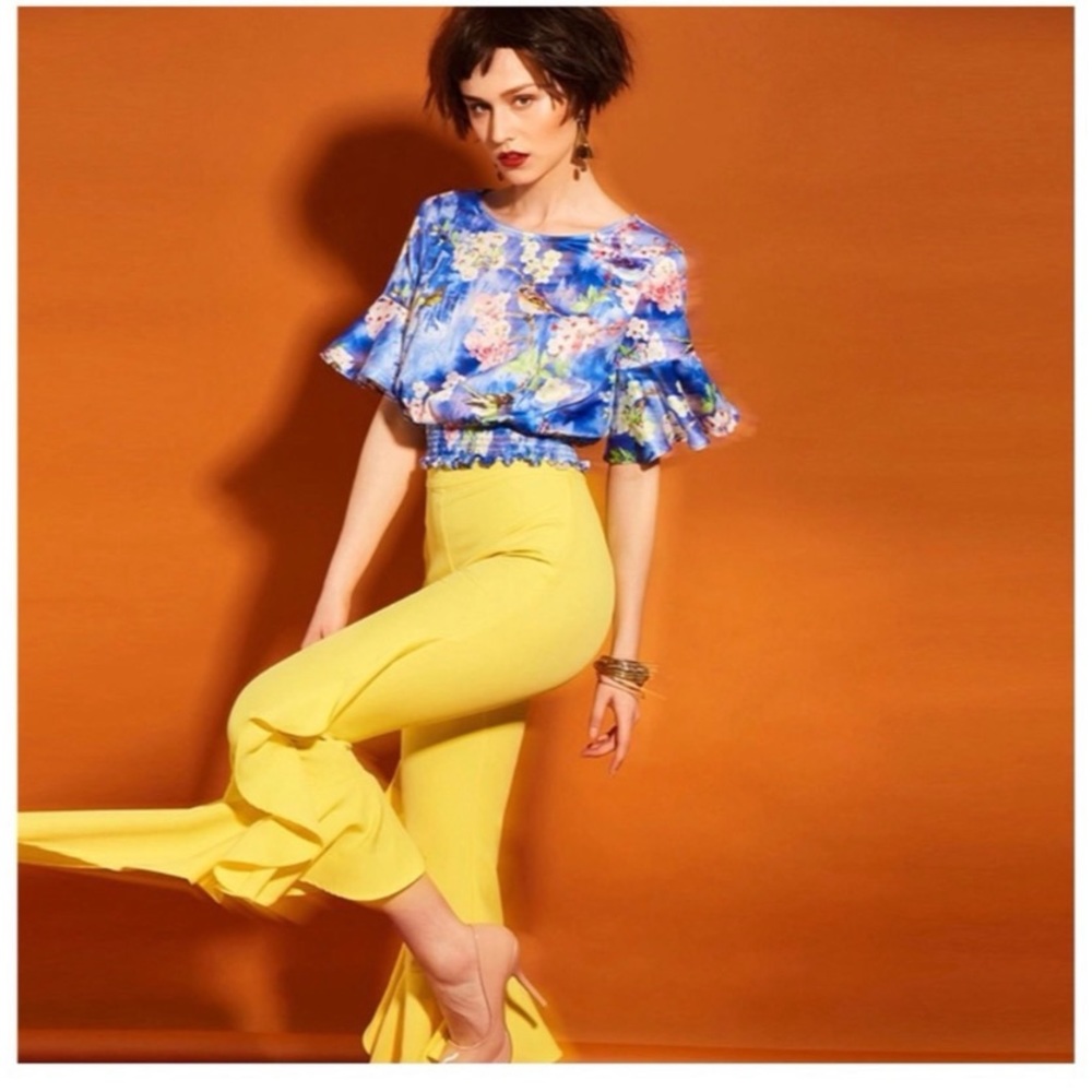 SALE💙BOLD YELLOW GORGEOUS CAPRI RUFFLED BElLS